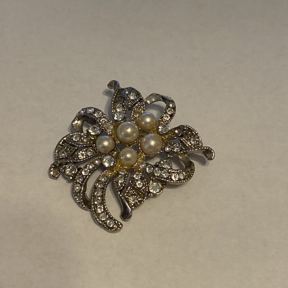 Brooch Faux Pearls Rhinestones Silvertone